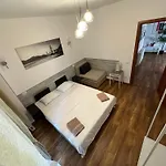 New 1 * 布加勒斯特